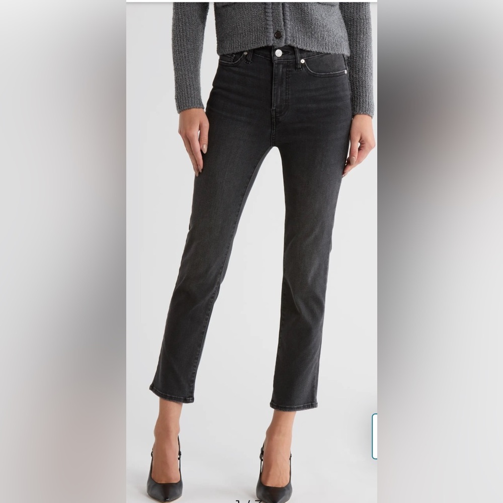 Frame Denim Le High Straight in Black